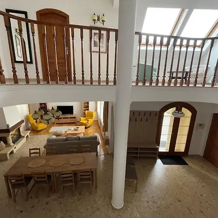 Brigetio Kuria Appartement